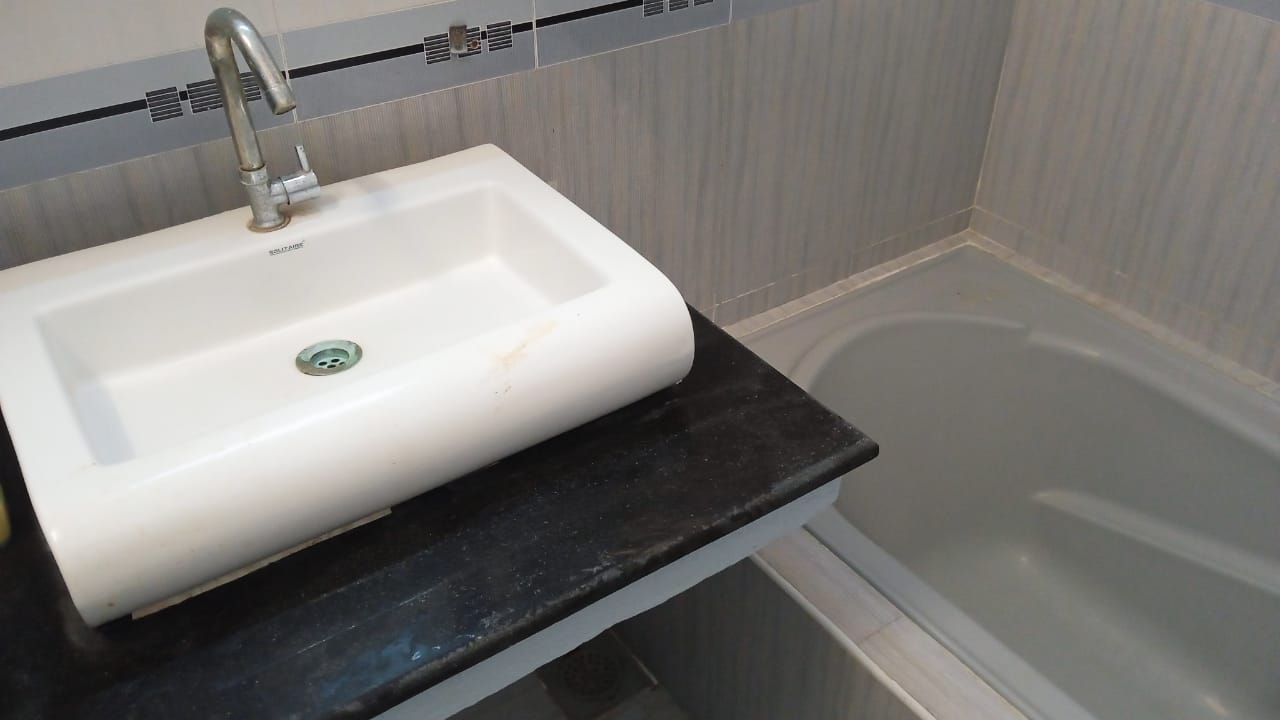  Bath-Tub Luxury Room