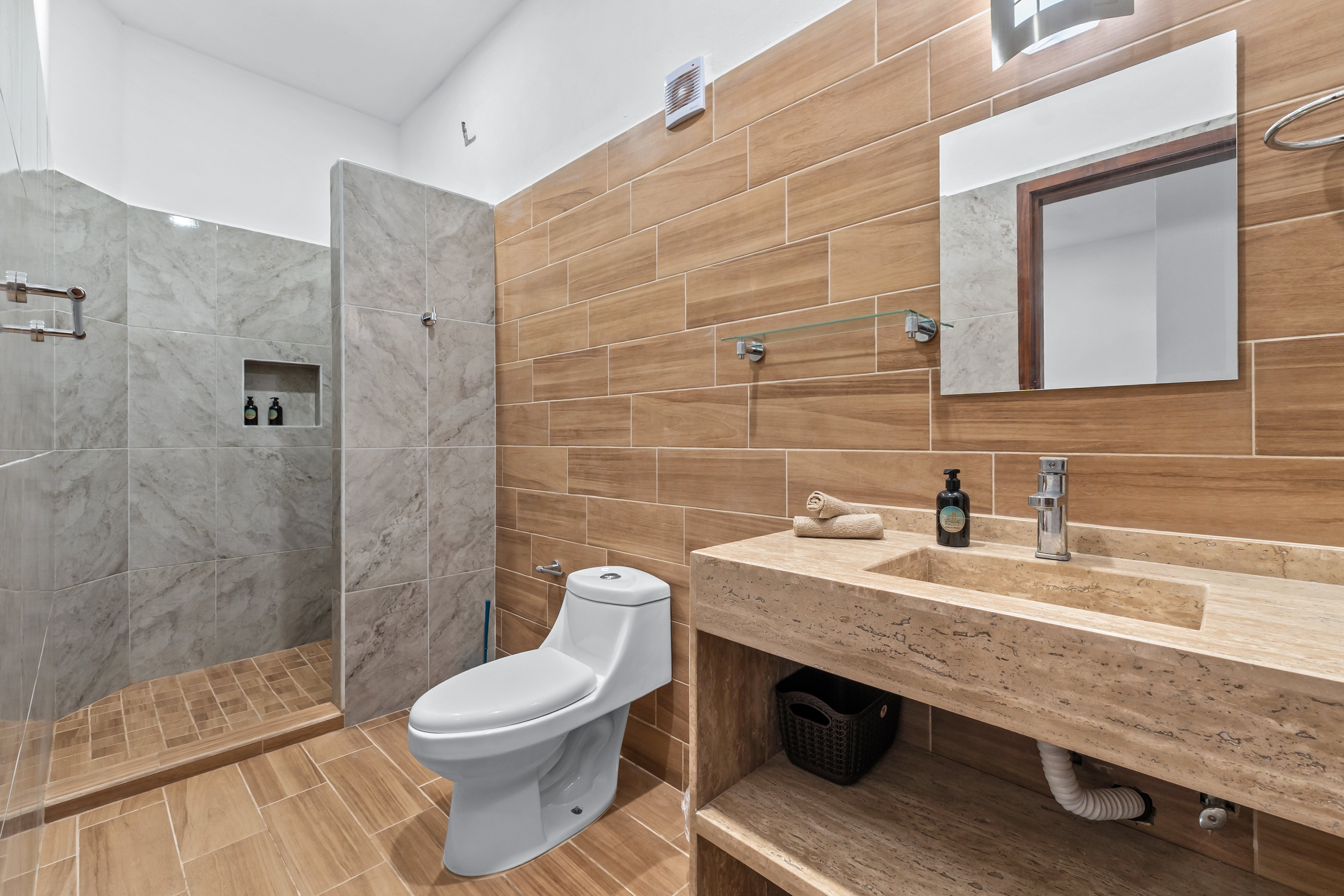 Casa Nacho Hotel, 2-Bedroom, 1-bath, Pool, Second Floor 