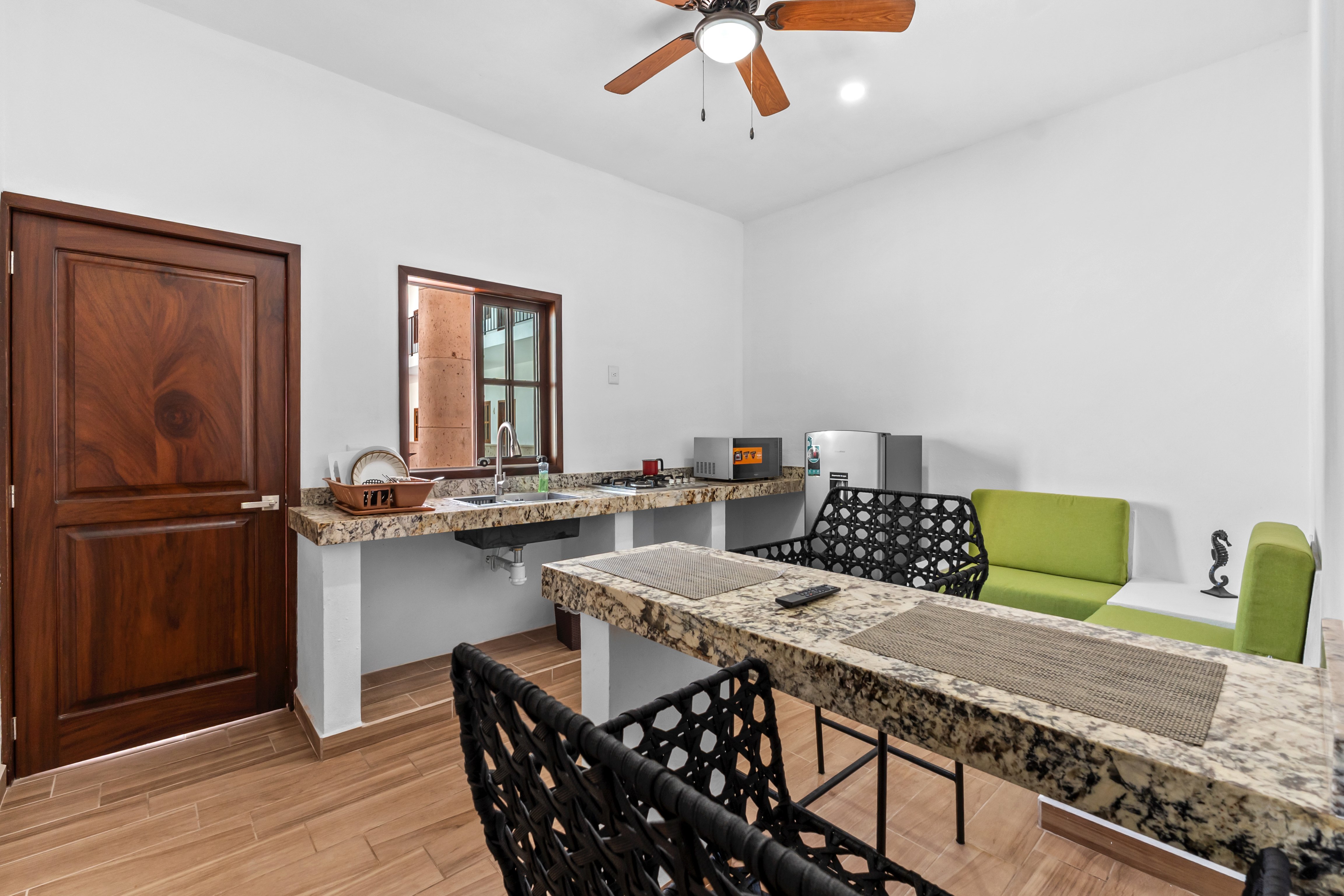 Casa Nacho Hotel, 2-Bedroom, 1-bath, Pool, Second Floor 