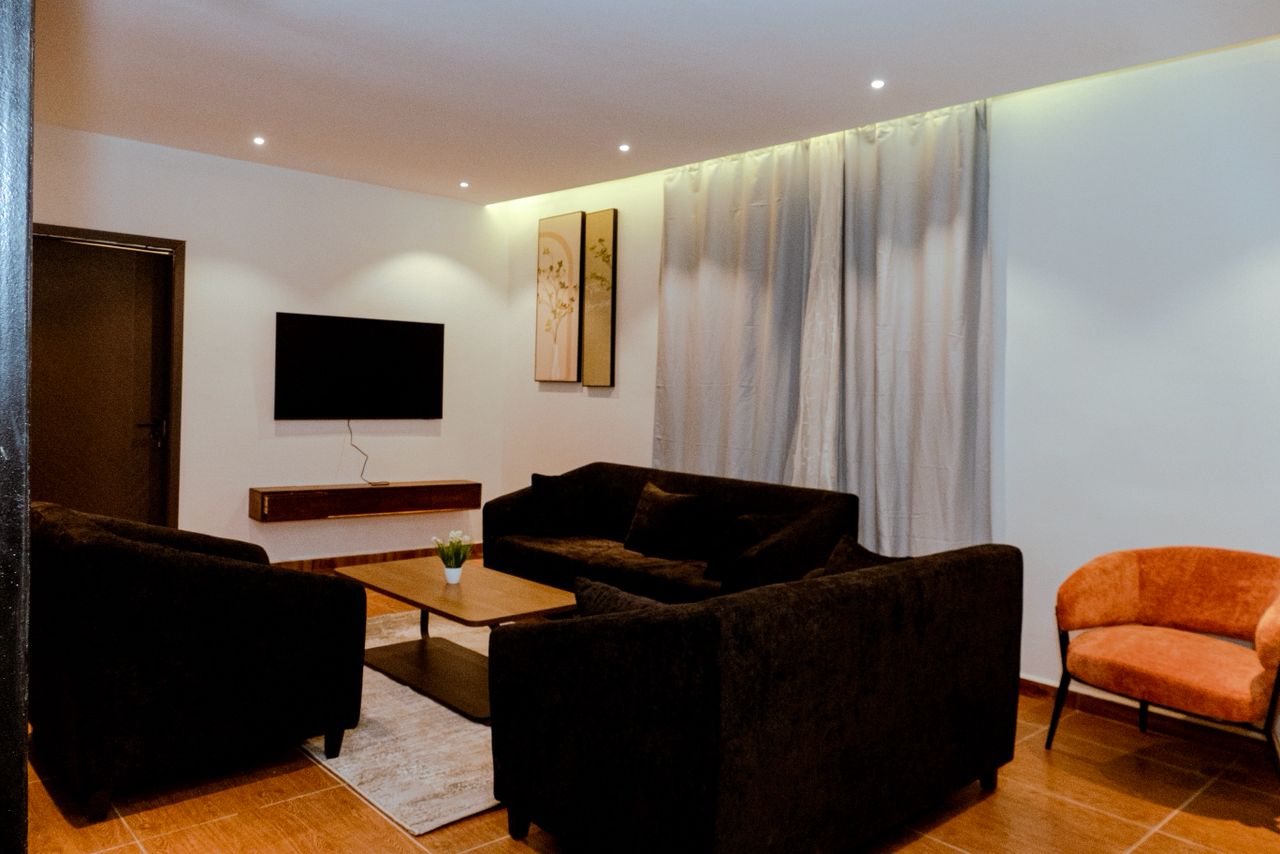 FAMILY SUITE (MASTER BEDROOM, LIVING ROOM, KITCHENETTE