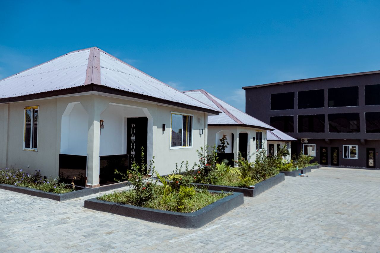 FAMILY SUITE (MASTER BEDROOM, LIVING ROOM, KITCHENETTE