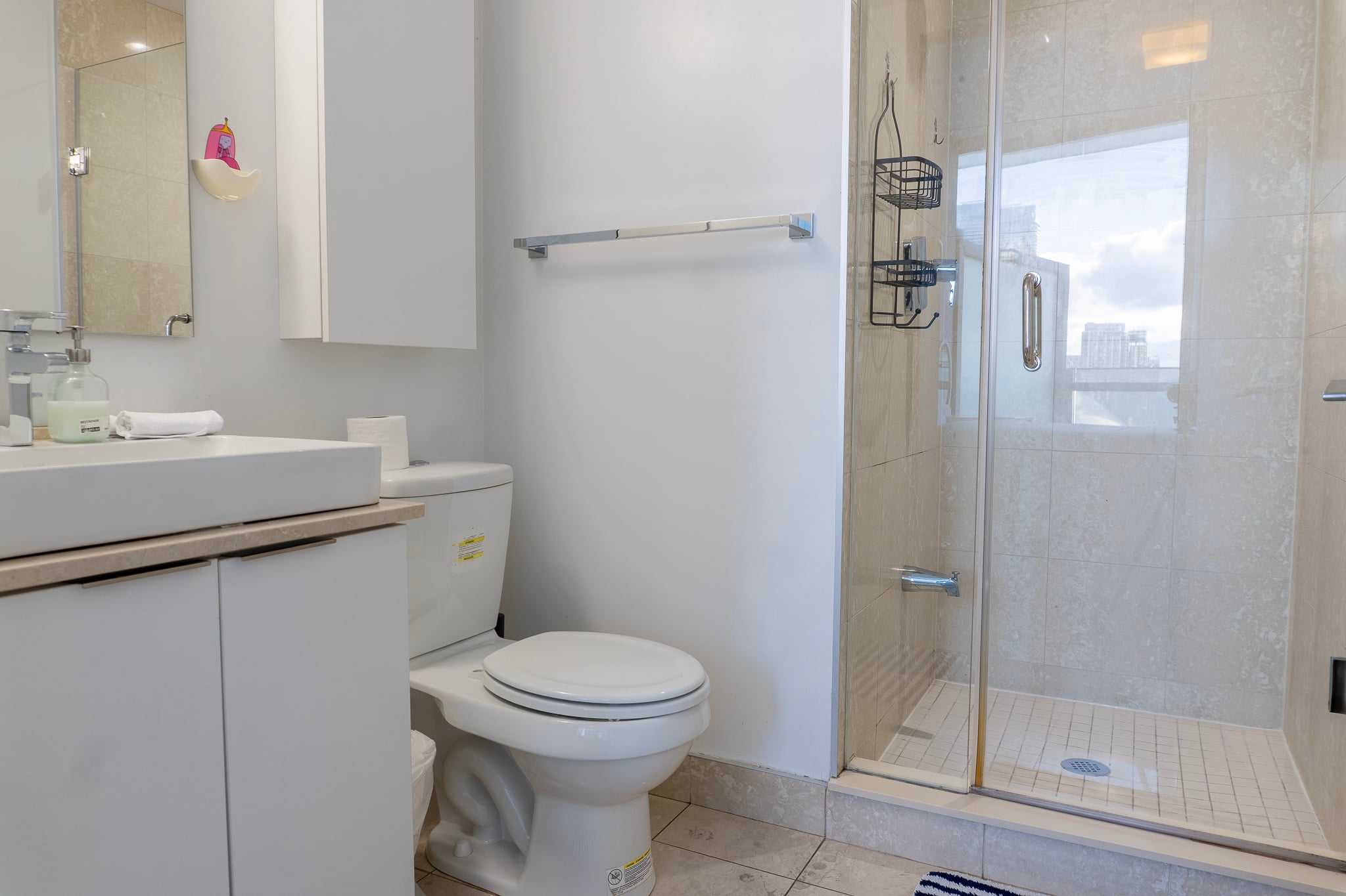 1805-2Bdr+ Den, 4-Bed, CN Tower View with parking