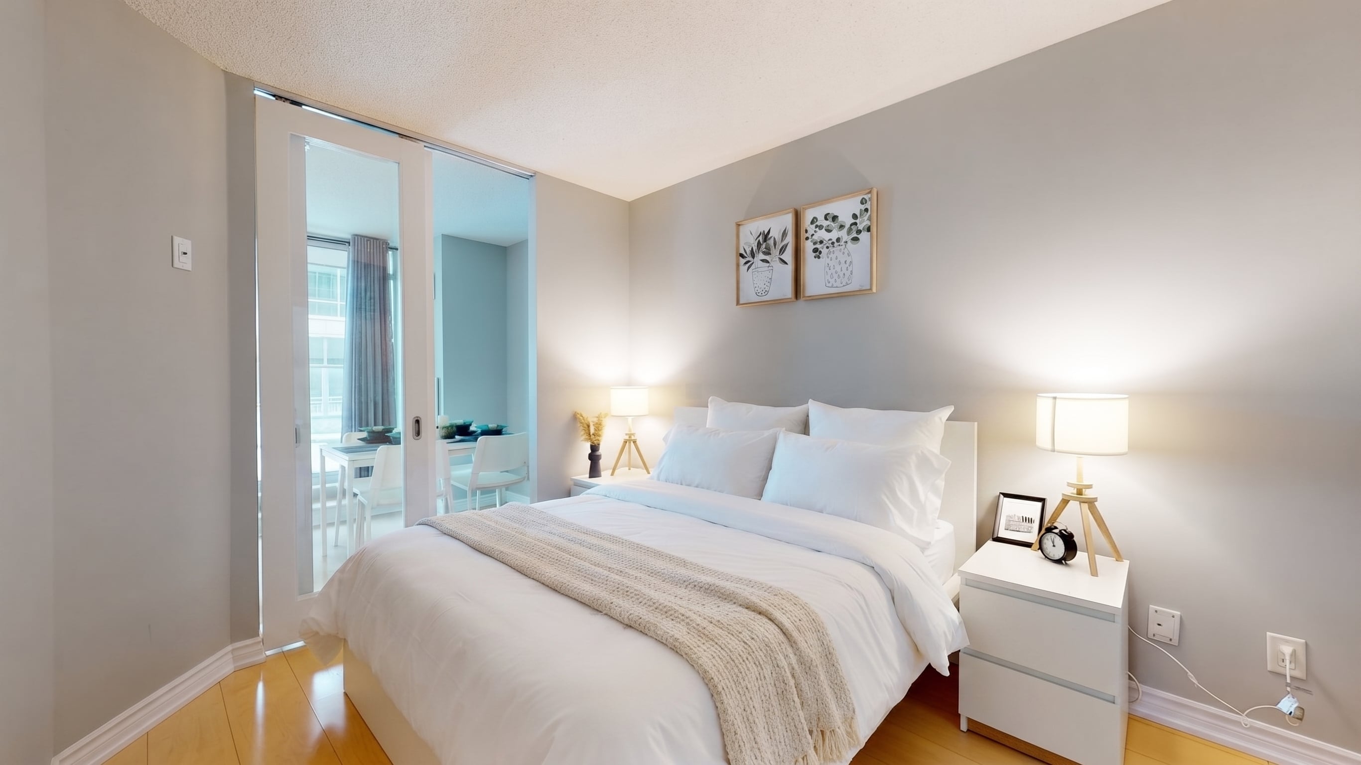 2-Bdr, 3 Beds, 2 Bath by Scotiabank Arena, with Parking