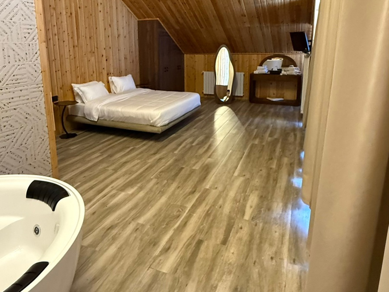 Suite #10