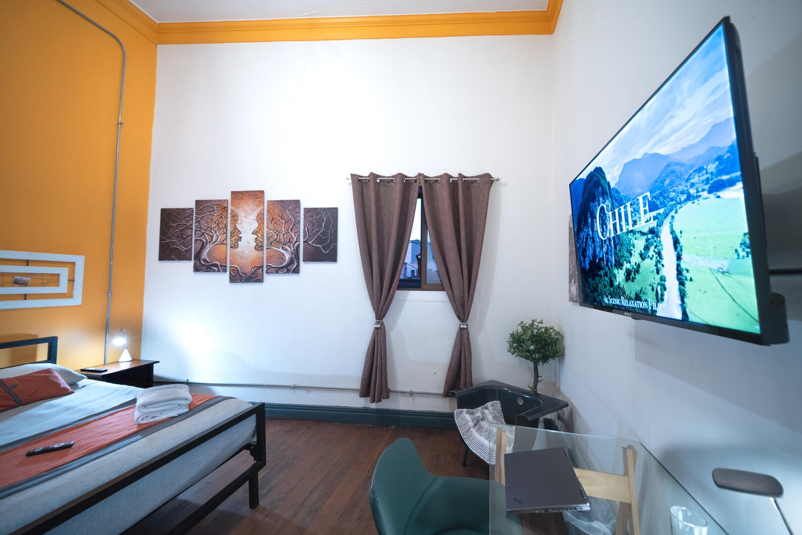(H11) PRIVADA x2 · BAÑO COMPARTIDO · Habitación doble con 1 cama matrimonial