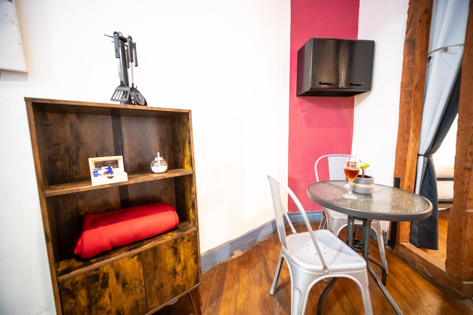 (H12) PRIVADA x2 · BAÑO PRIVADO · Habitación triple con 1 cama matrimonial y cocina