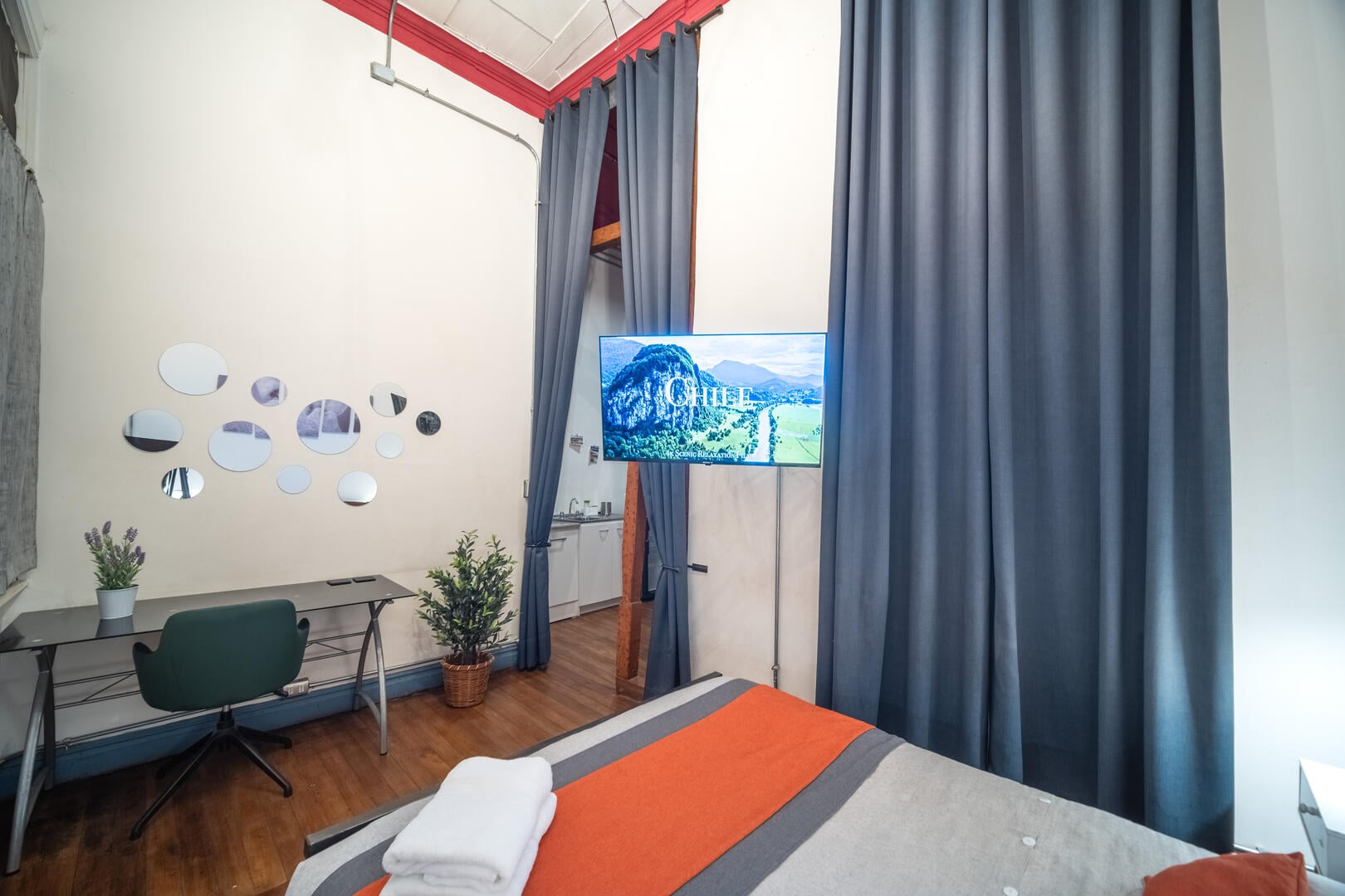 (H12) PRIVADA x2 · BAÑO PRIVADO · Habitación triple con 1 cama matrimonial y cocina
