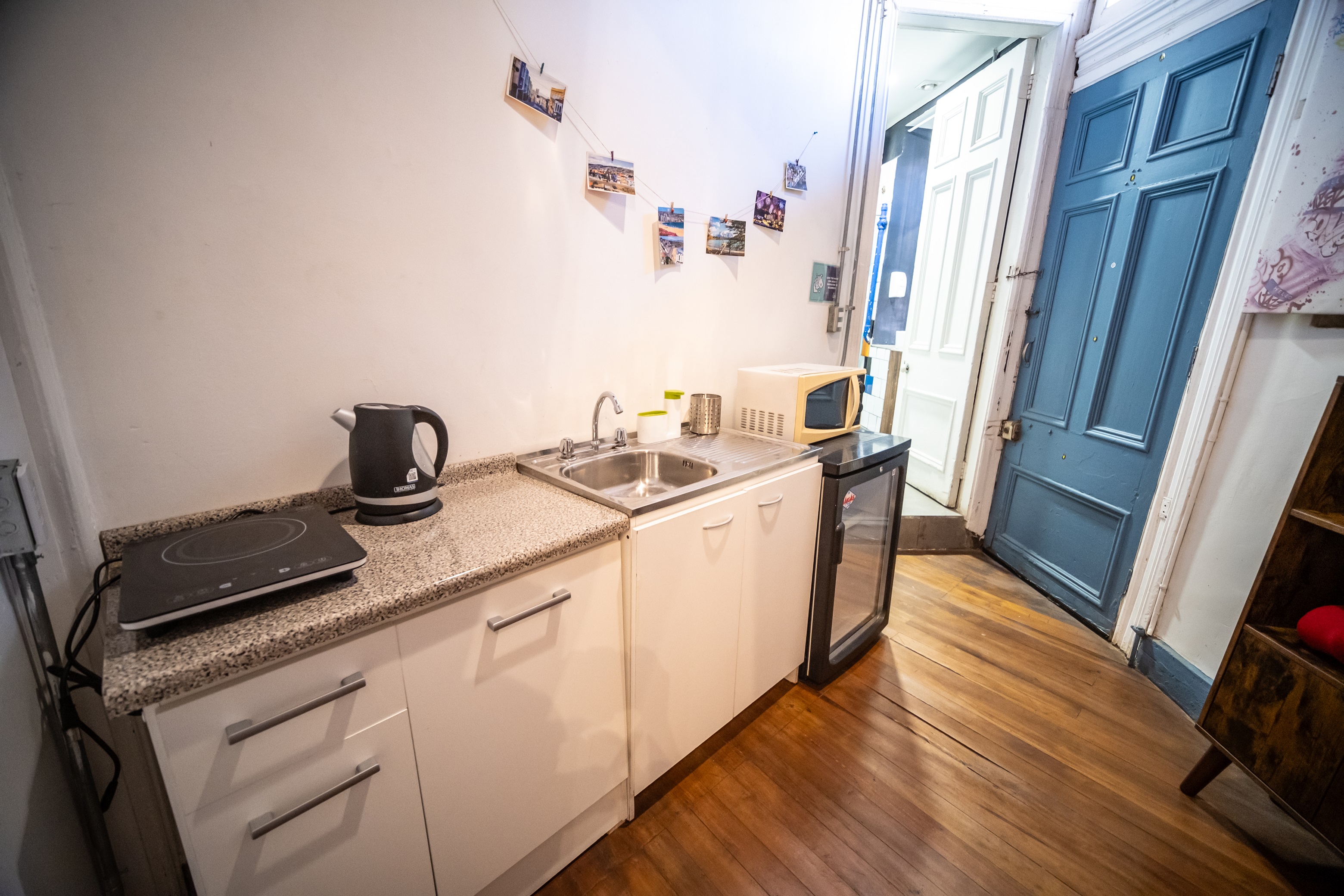 (H12) PRIVADA x2 · BAÑO PRIVADO · Habitación triple con 1 cama matrimonial y cocina