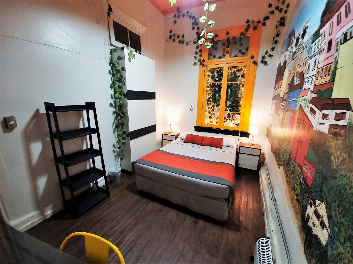 (H5) PRIVADA x2 · BAÑO COMPARTIDO · Habitación doble con 1 cama matrimonial