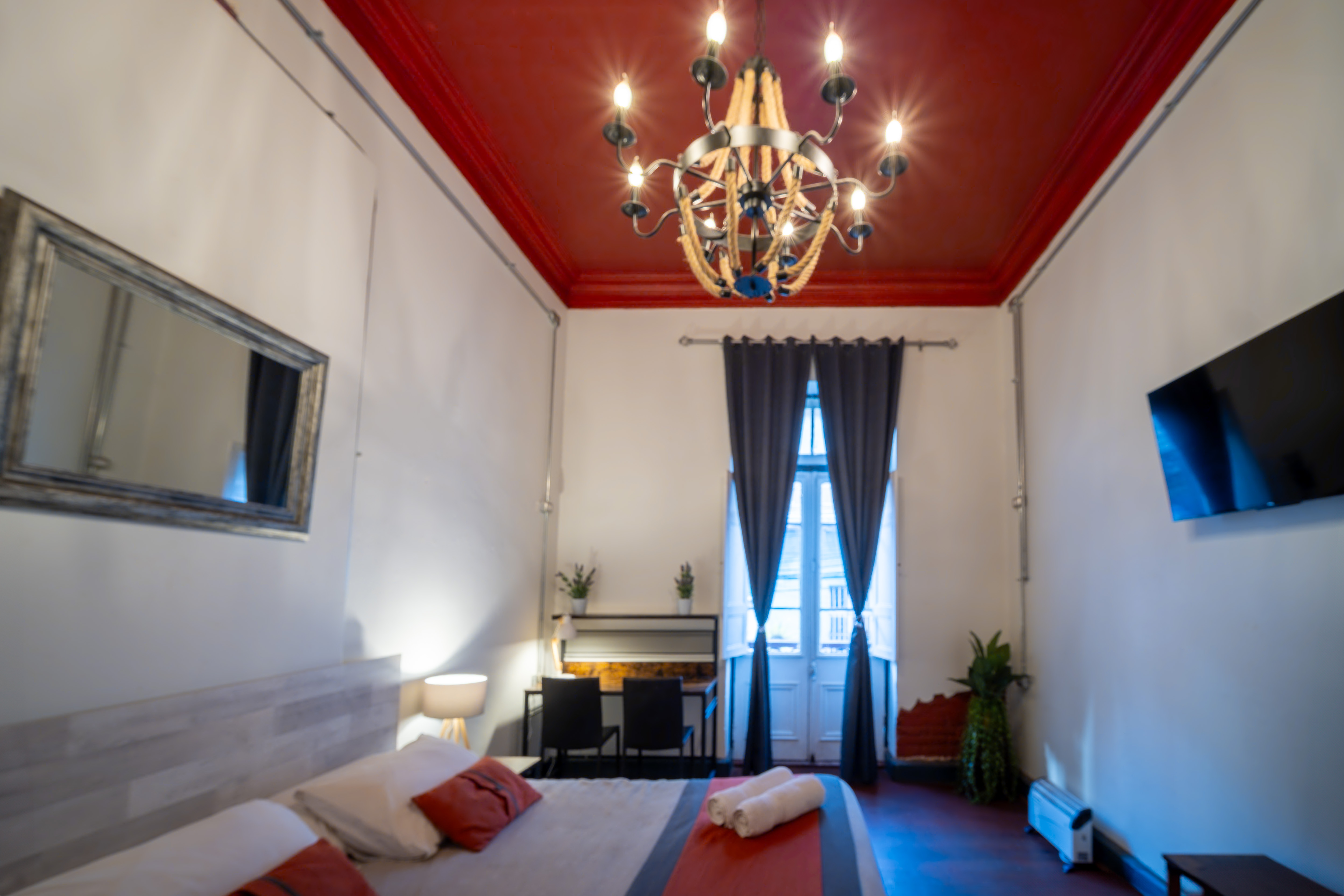 (H3) PRIVADA x2 · BAÑO COMPARTIDO · Habitación doble con 1 cama king