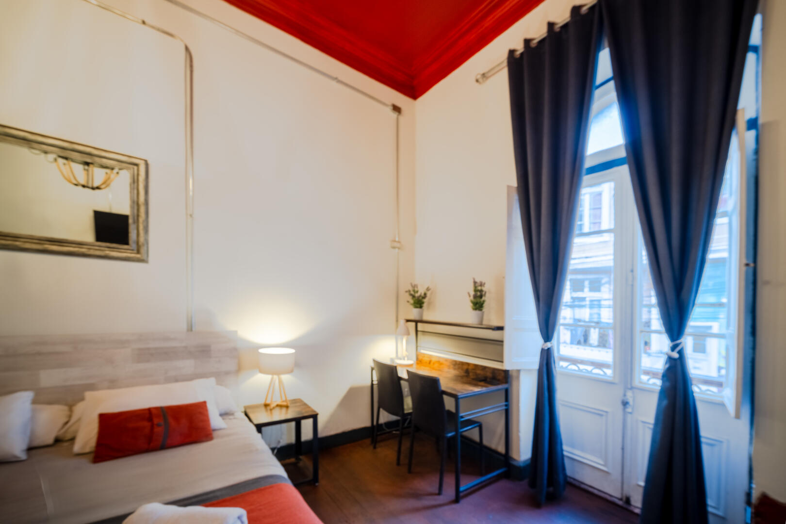 (H3) PRIVADA x2 · BAÑO COMPARTIDO · Habitación doble con 1 cama king