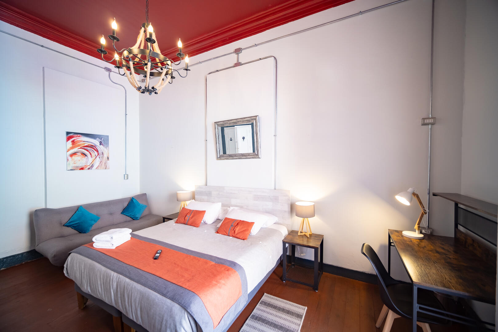 (H3) PRIVADA x2 · BAÑO COMPARTIDO · Habitación doble con 1 cama king