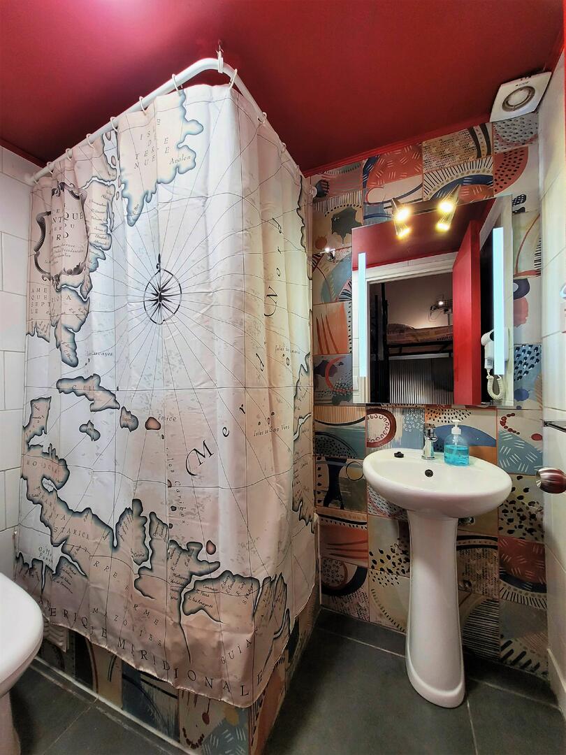 (H1) PRIVADA x2 · BAÑO PRIVADO · Habitación doble de 2 camas