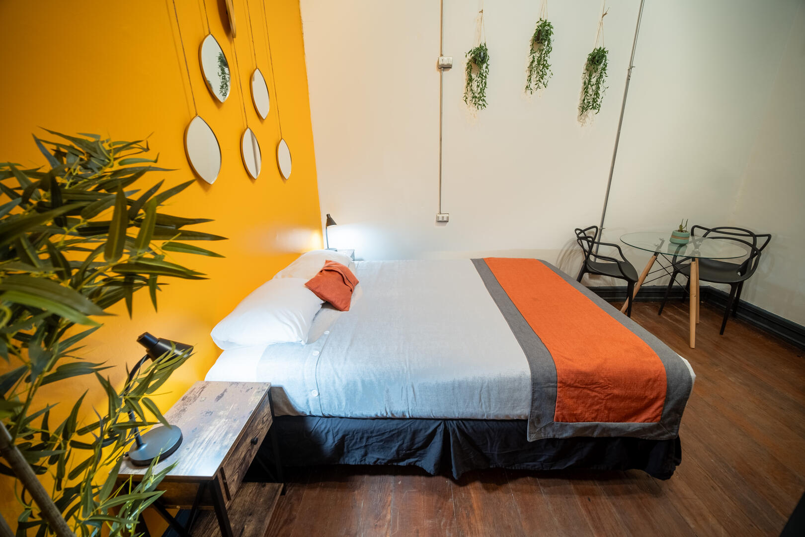 (H7) PRIVADA x2 · BAÑO COMPARTIDO · Habitación doble con 1 cama matrimonial o 2 camas individuales