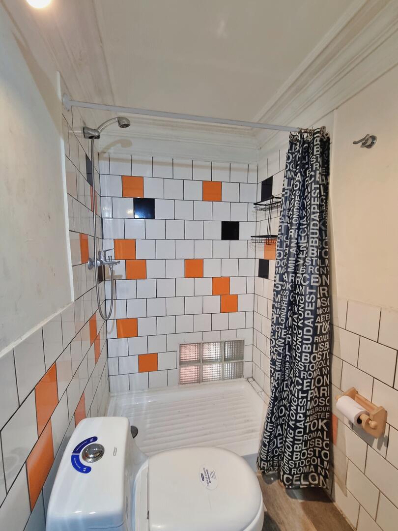 (Z1) PRIVADA x2 · BAÑO PRIVADO · Habitación doble con 1 cama king o 2 camas individuales
