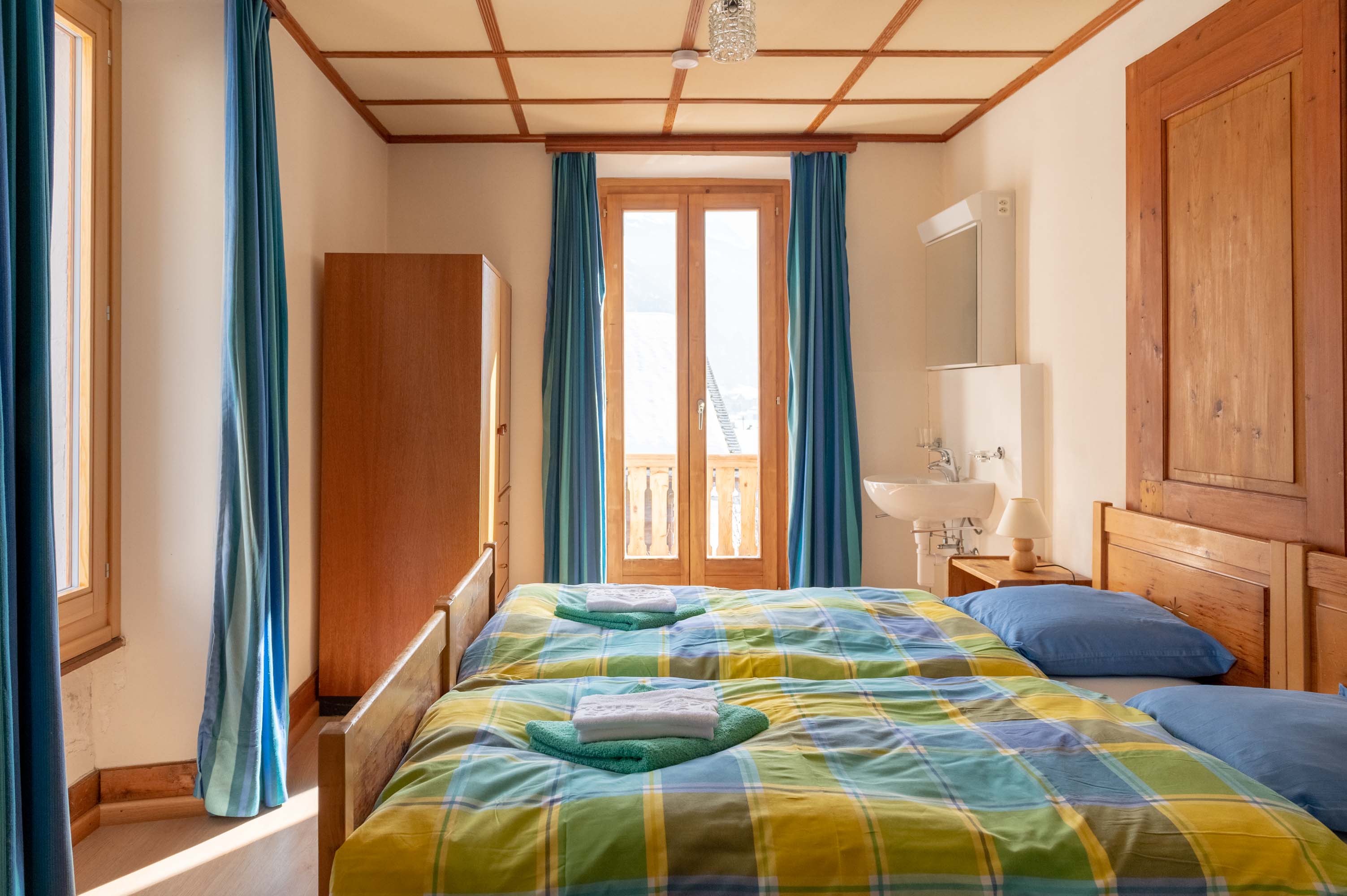 Chambre double, toilettes communes 