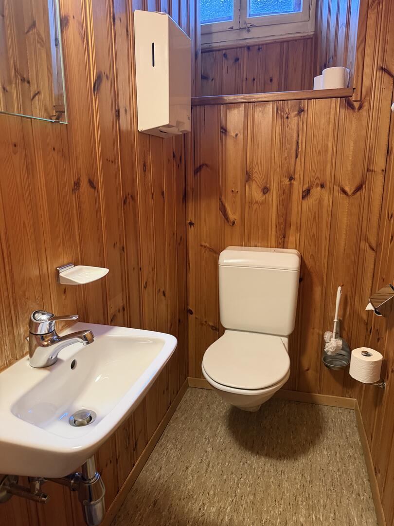 Chambre double, toilettes communes 