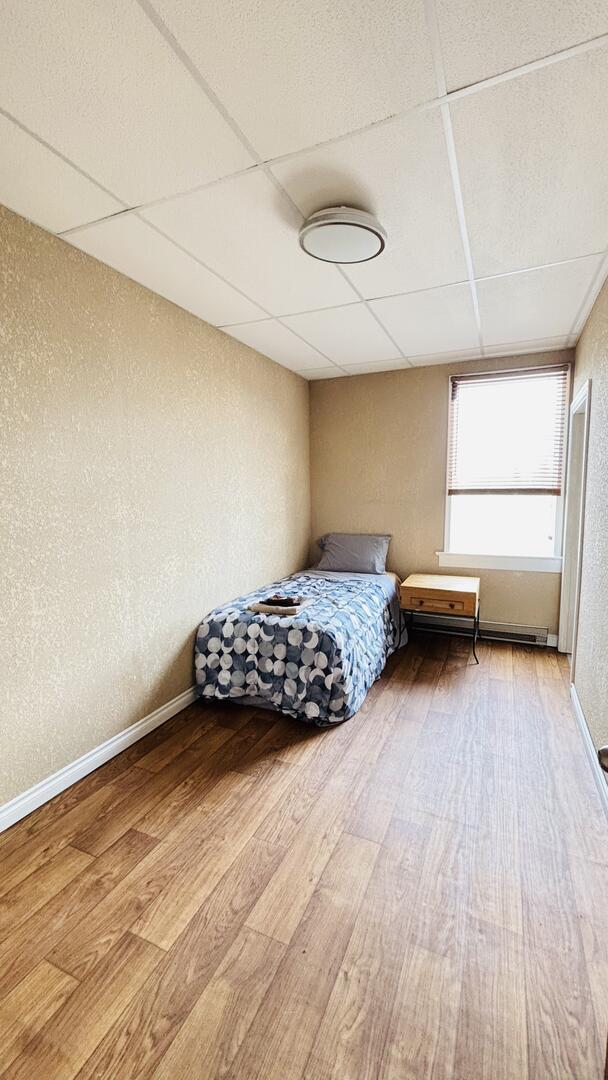 Room2 -With 2 Rooms & 1 Queenbed+1 Twinbed