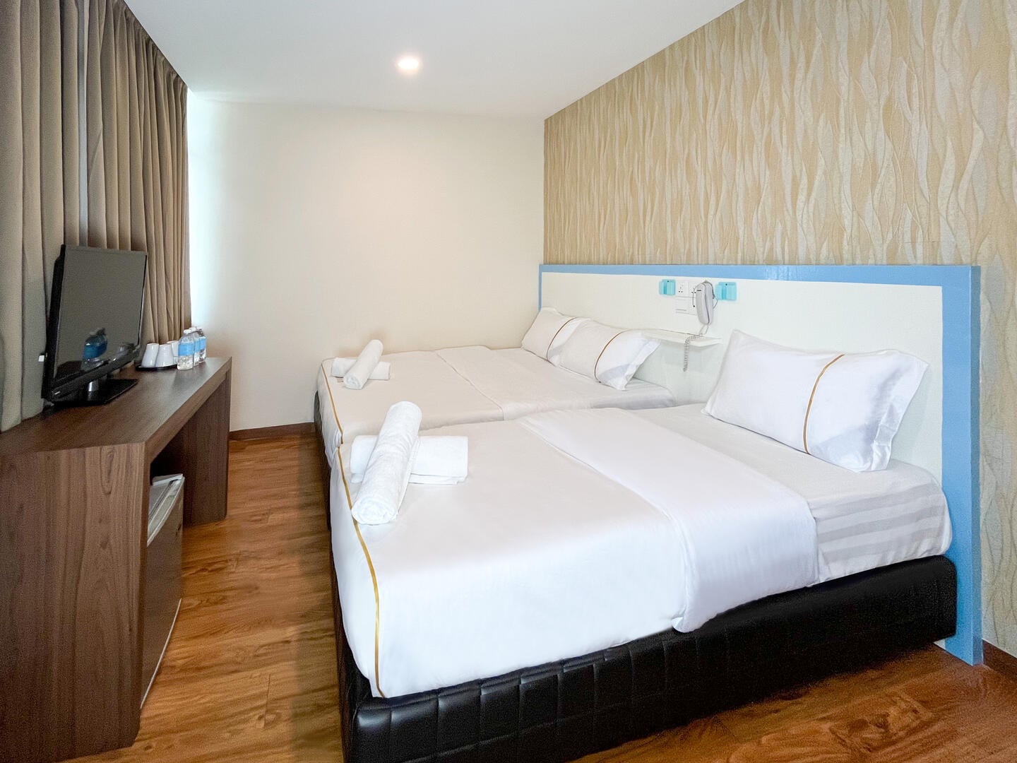 Triple Room with city view