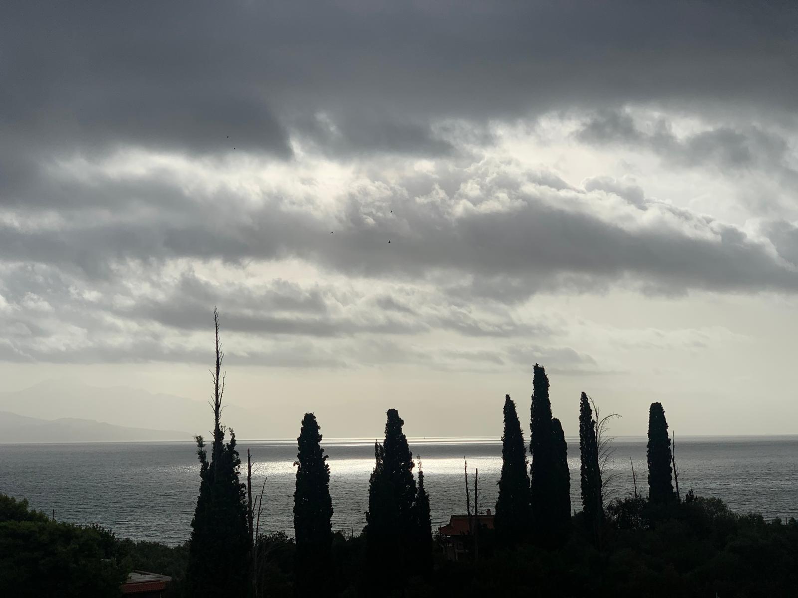Feel Greece – Kalamata Top Floor Apartment – 2 Bedroom