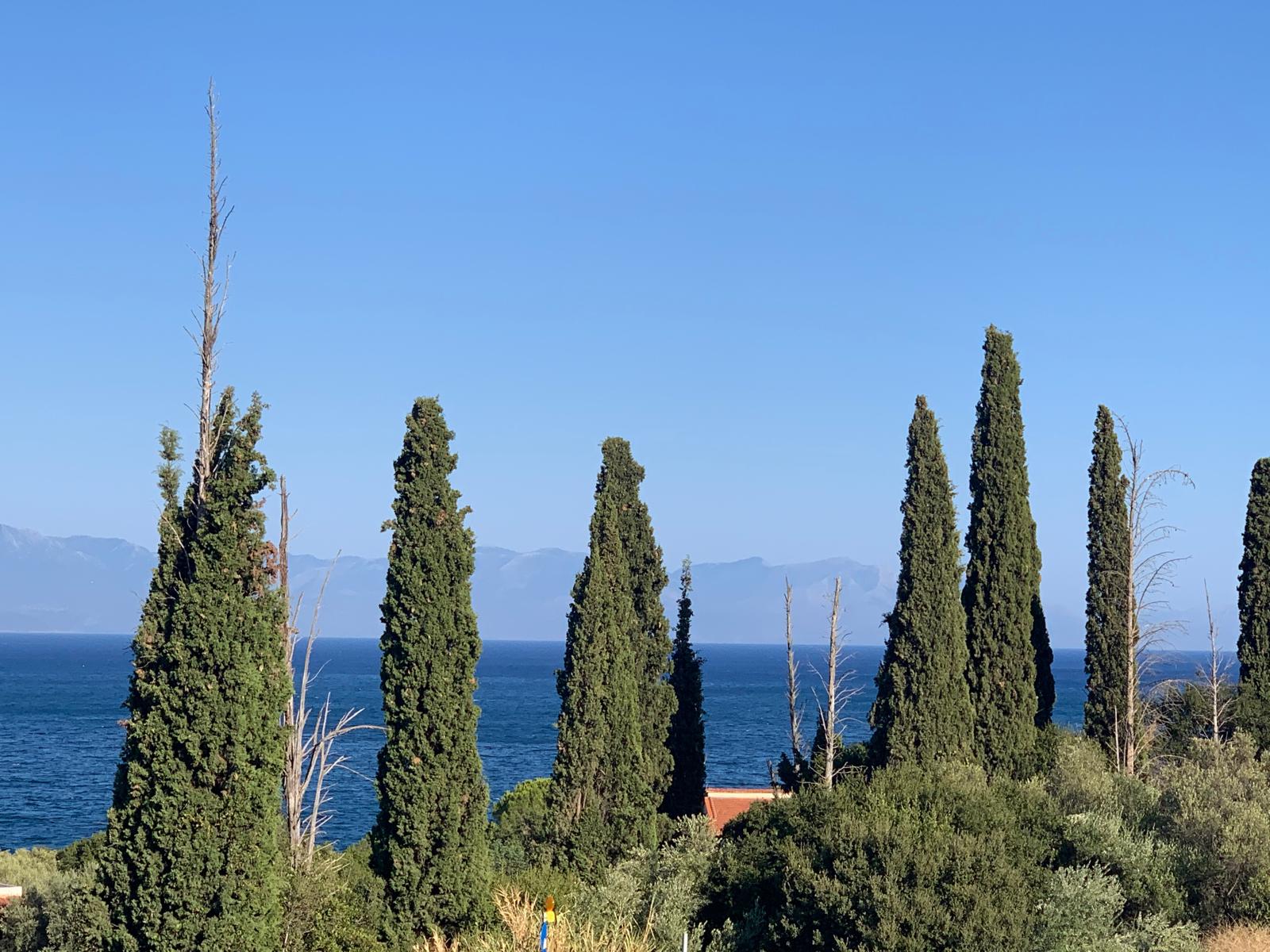 Feel Greece – Kalamata Top Floor Apartment – 2 Bedroom